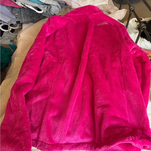 The North Face Teddy Jacket in Hot Pink - Picture 8 of 8